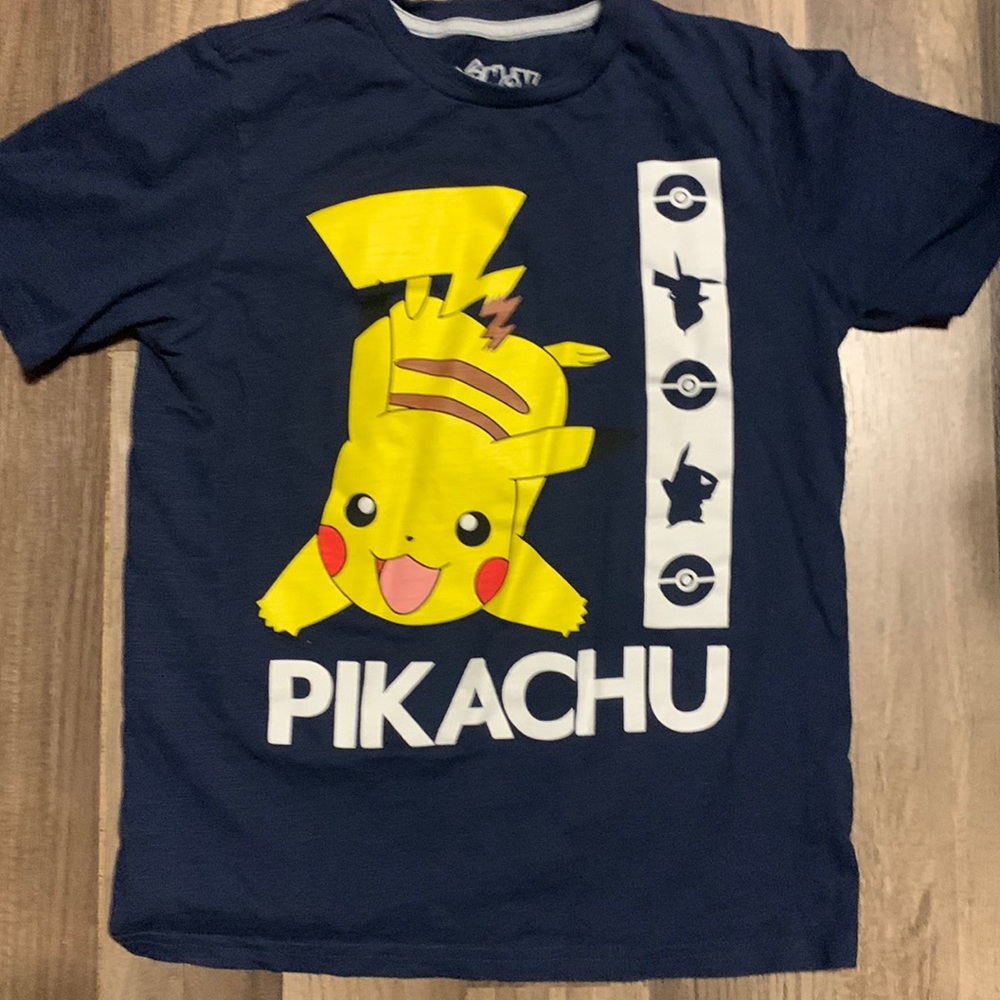 ❤️Like new Pokémon shirt